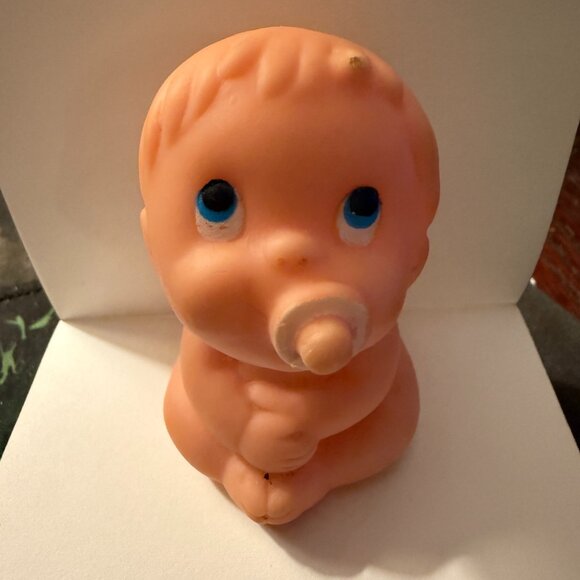 Vintage Kiddie Prod Taiwan Soft Rubber Toy Little Baby With Pacifier - Picture 1 of 4